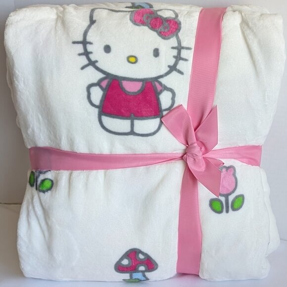 Hello Kitty NEW TULIP 🌷 MUSHROOMS 🍄 Plush Throw Blanket Full/Queen 90 x 90 - Picture 2 of 7